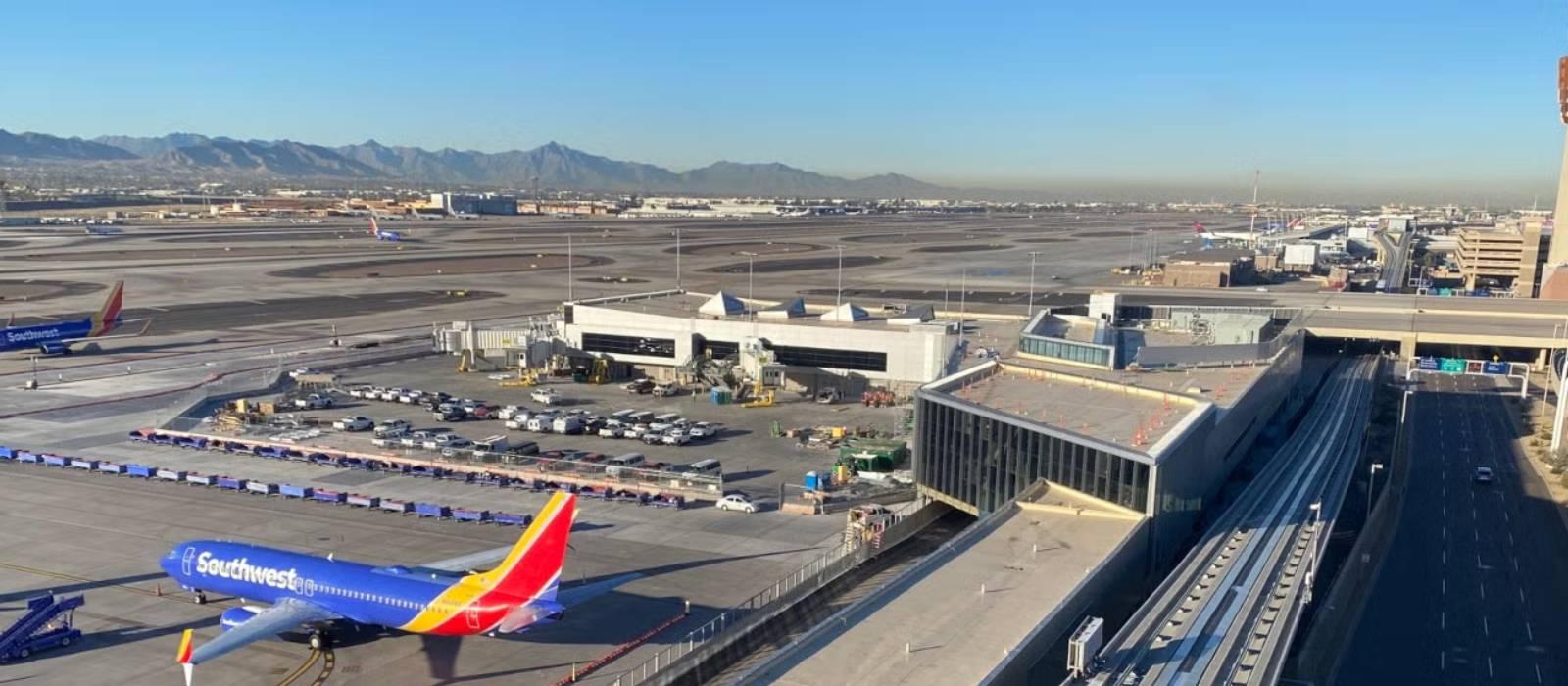 Phoenix Sky Harbor concourse